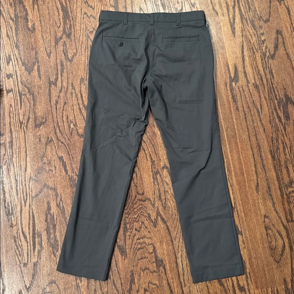 Ben Hogan Men's Dark Gray Stretchy Chinos size 30x30 - Picture 4 of 4